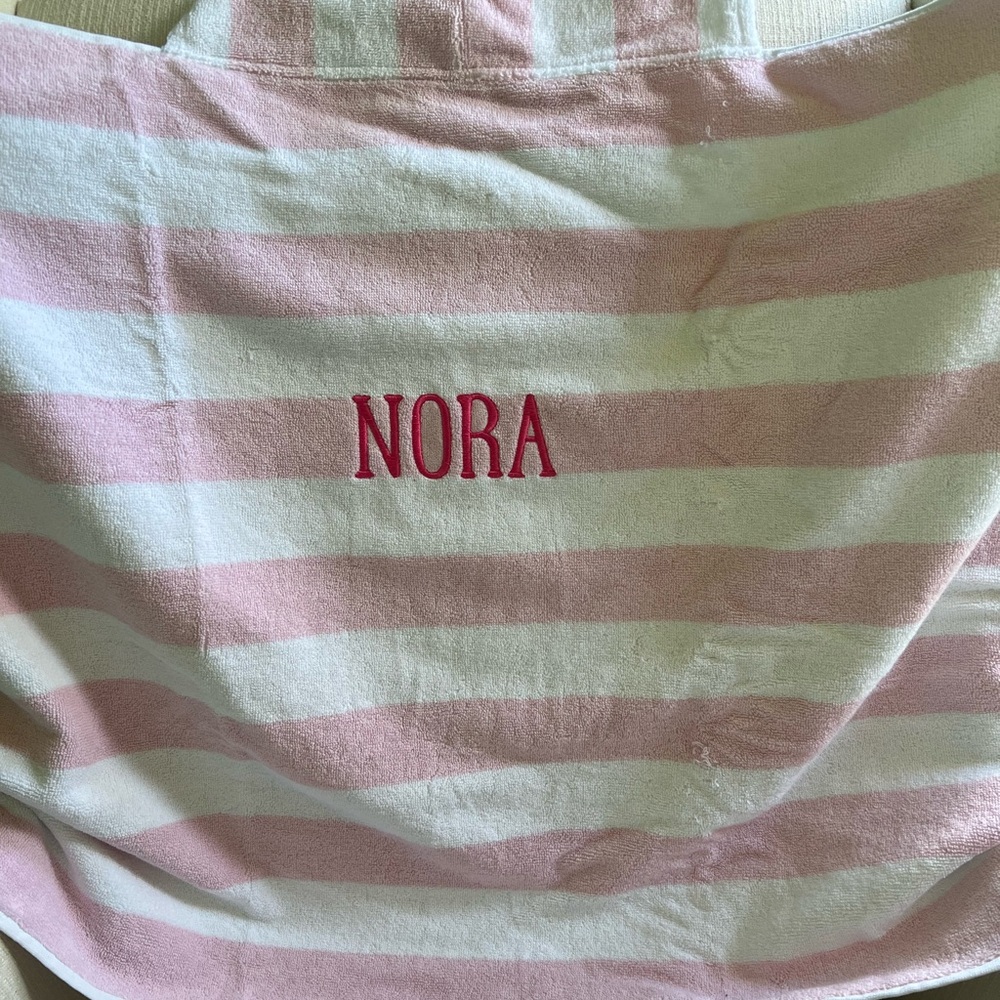 NWOT Pottery Barn Kids “Nora” Personalized Hooded Towel - Picture 2 of 5